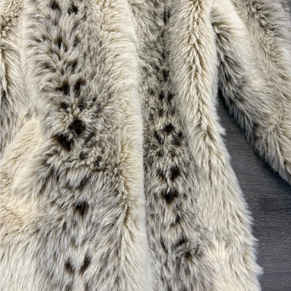 Luxurious Cream & Brown Faux Fur Teddy Jacket by Monteverdi - Picture 4 of 8